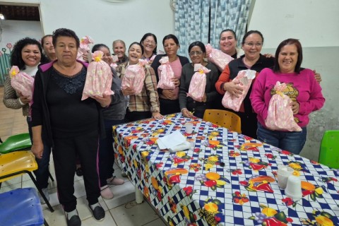 Grupo da Melhor Idade de Glicério e Juritis é homenageado em comemoração ao Dia das Mães