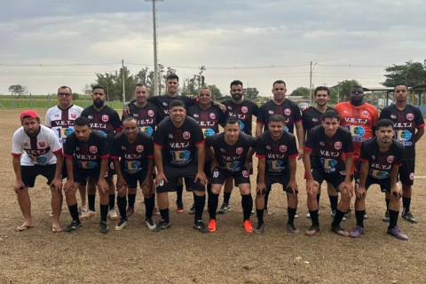 Veteranos Juritis com novo uniforme